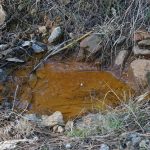 ruissellement d'eau : dans la mine abandonnée de Carnoulès