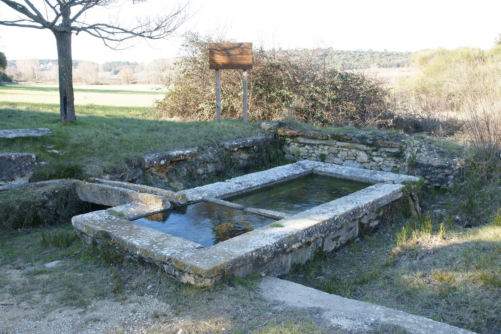public wash basin, Gattigues,lavoir de Gattigues